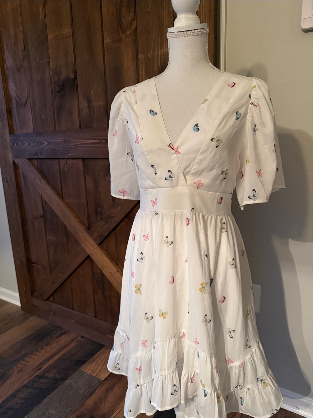 White Butterfly-Print V-Neck Puff Sleeve Dress